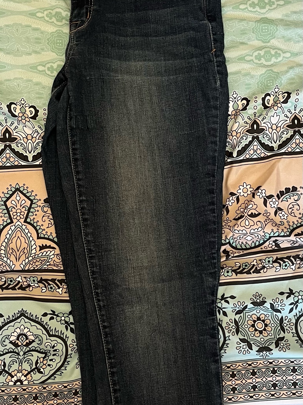 1822 Denim Women's Dark Blue Skinny Capris